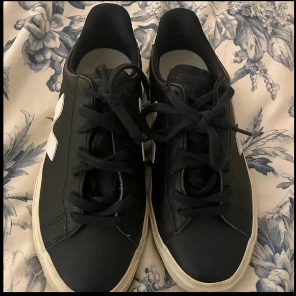 Veja Black and White Women's Sneakers - Picture 2 of 3